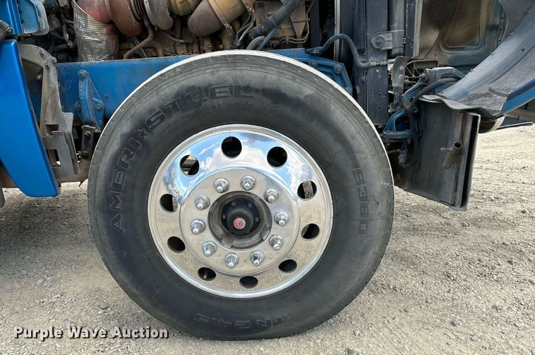 image for item DH8622 2008 Peterbilt 388 semi truck