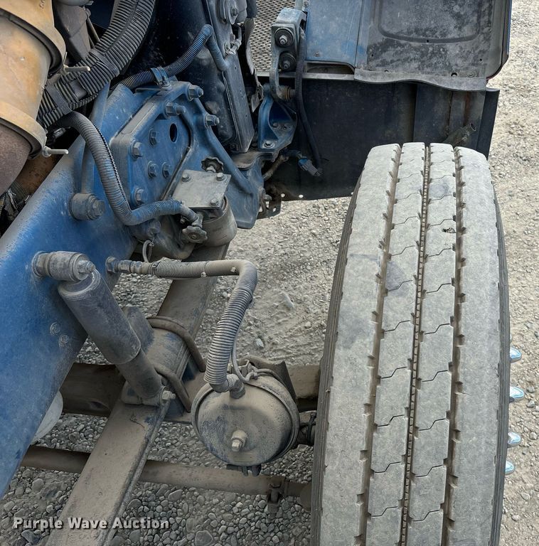 image for item DH8622 2008 Peterbilt 388 semi truck