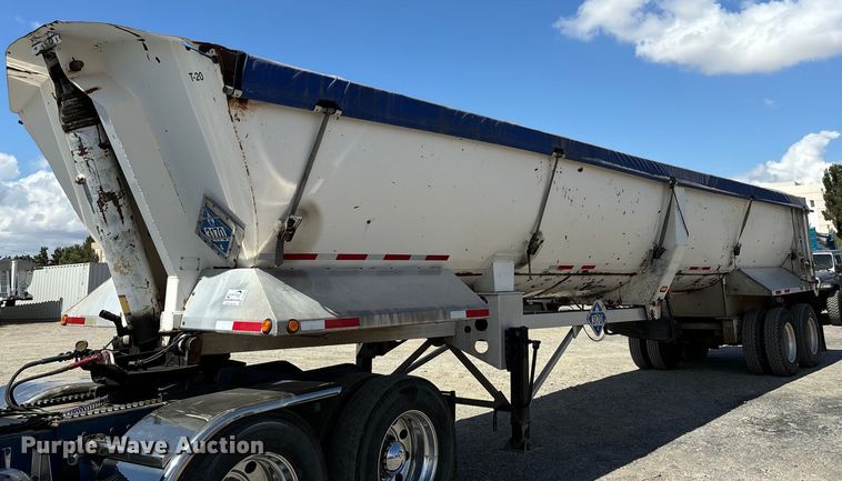 image for item DH8623 1999 American end dump trailer