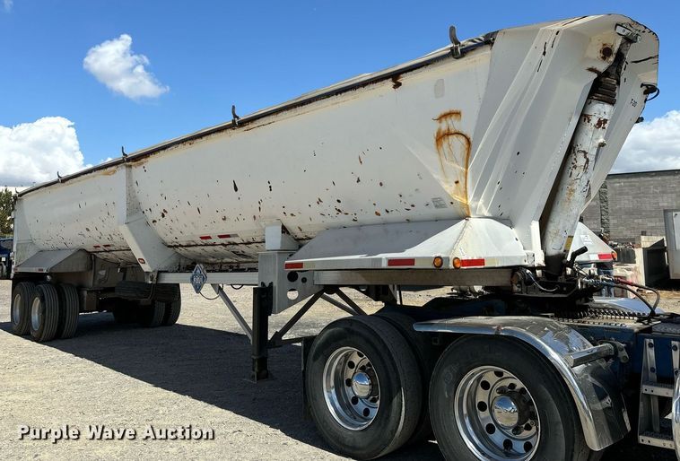 image for item DH8623 1999 American end dump trailer