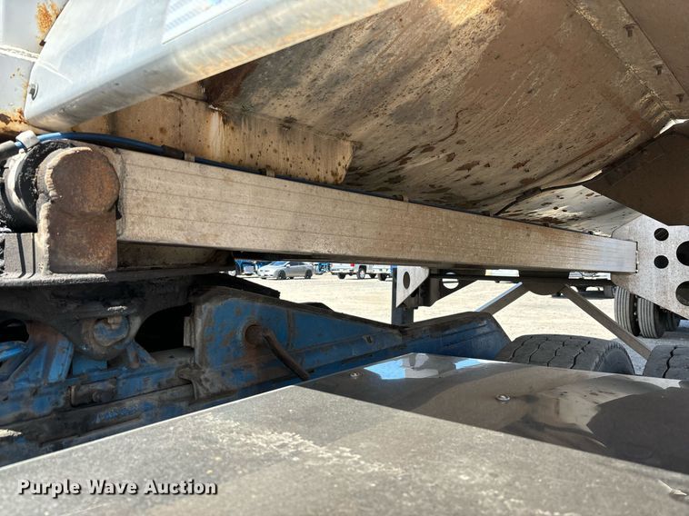 image for item DH8623 1999 American end dump trailer