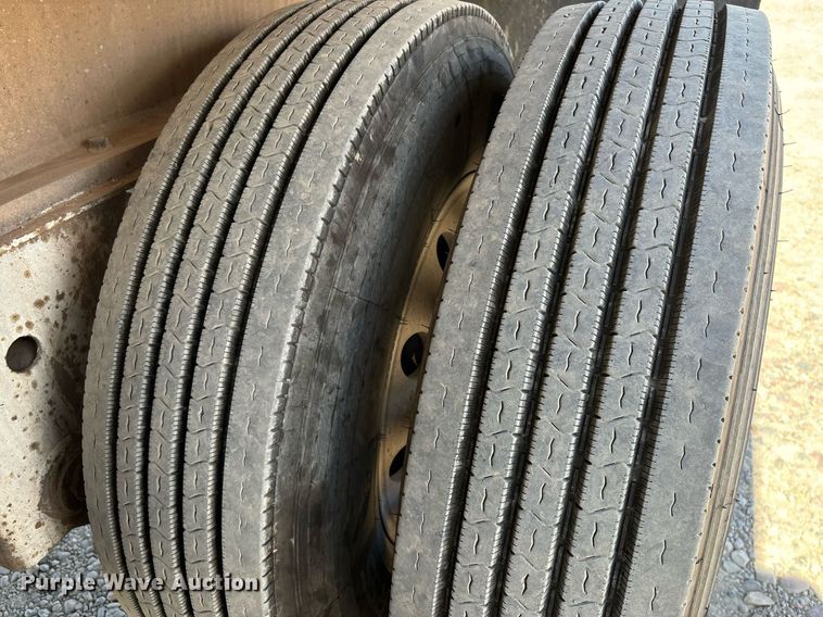 image for item DH8623 1999 American end dump trailer