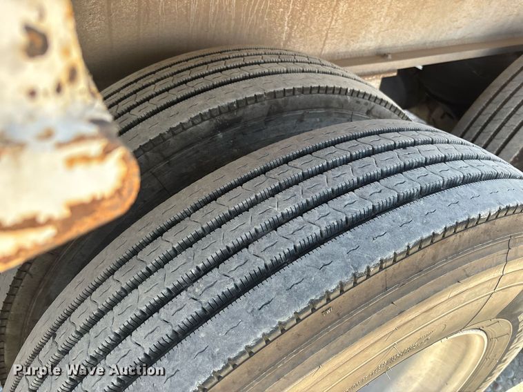 image for item DH8623 1999 American end dump trailer