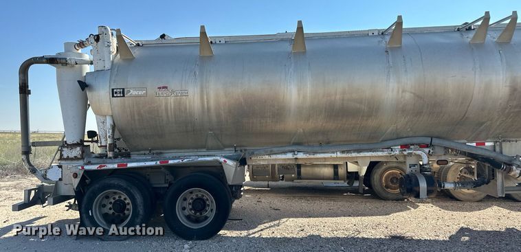 image for item DL0457 2009 CEI Pacer feed delivery trailer