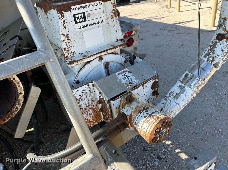 image for item DL0457 2009 CEI Pacer feed delivery trailer