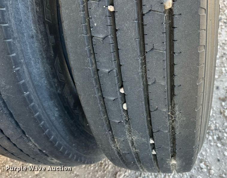 image for item DL0457 2009 CEI Pacer feed delivery trailer