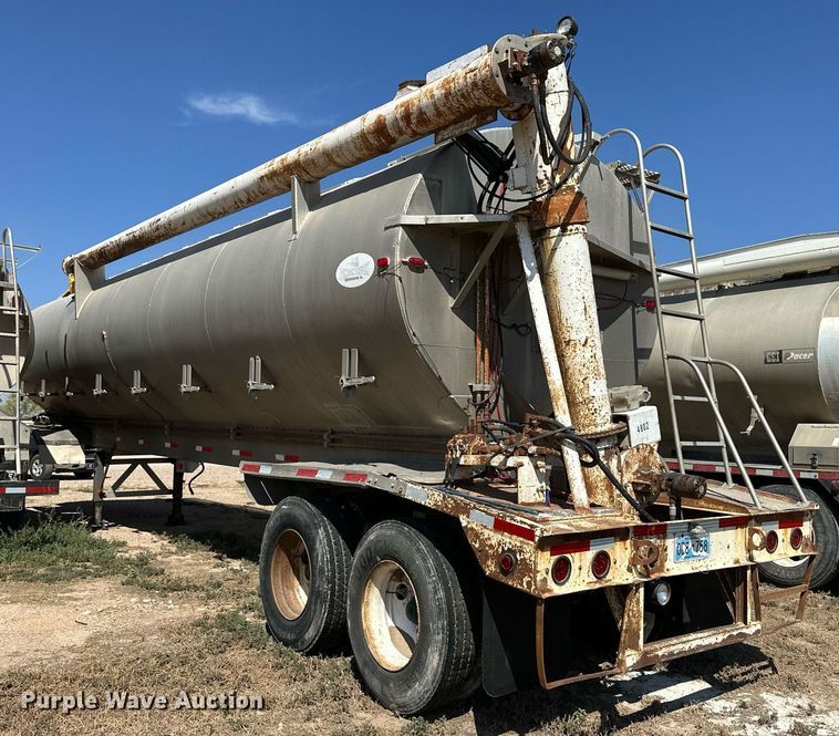 image for item DL0460 2003 Pinson AA81D298FRD7AAA feed delivery trailer