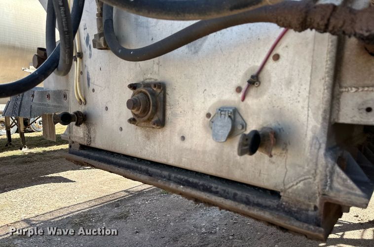 image for item DL0460 2003 Pinson AA81D298FRD7AAA feed delivery trailer