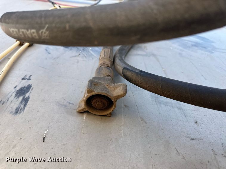 image for item DL0460 2003 Pinson AA81D298FRD7AAA feed delivery trailer