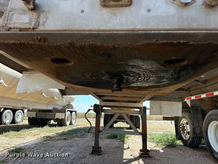 image for item DL0460 2003 Pinson AA81D298FRD7AAA feed delivery trailer