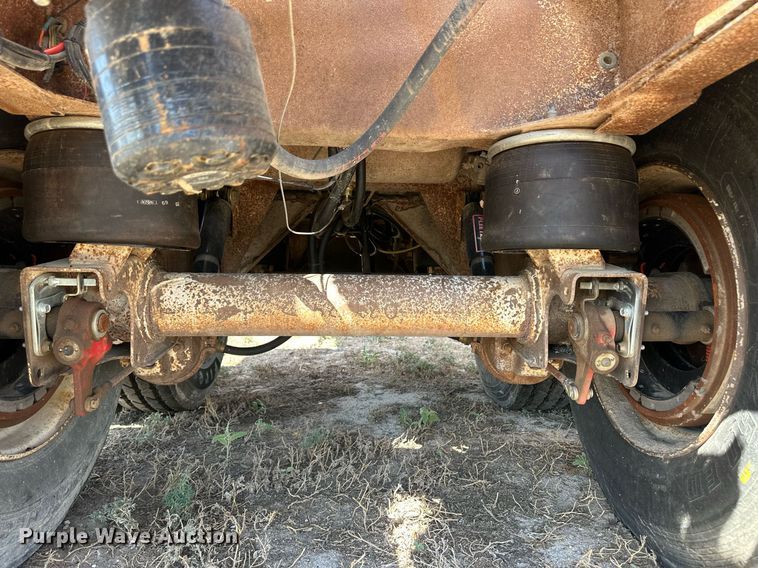 image for item DL0460 2003 Pinson AA81D298FRD7AAA feed delivery trailer