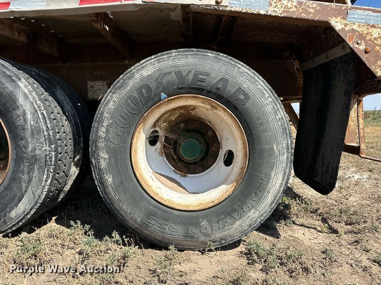 image for item DL0460 2003 Pinson AA81D298FRD7AAA feed delivery trailer