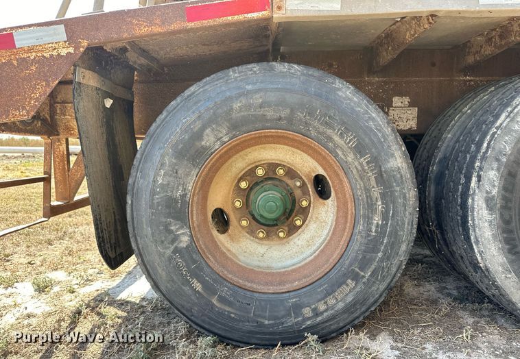 image for item DL0460 2003 Pinson AA81D298FRD7AAA feed delivery trailer