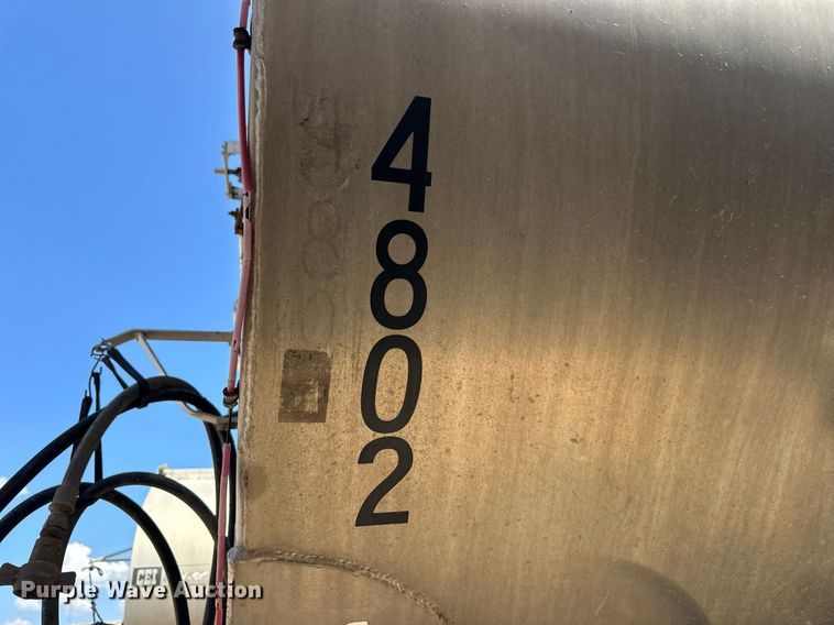 image for item DL0460 2003 Pinson AA81D298FRD7AAA feed delivery trailer