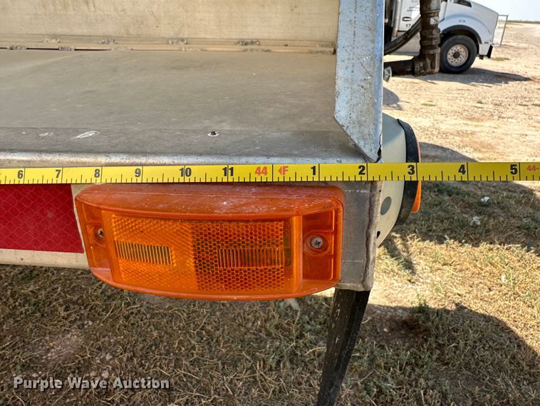 image for item DL0461 2004 CEI Pacer AT35L feed delivery trailer