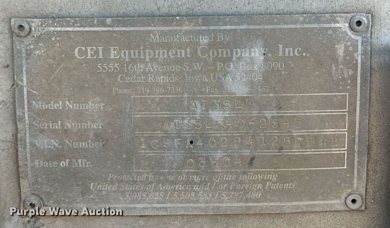 image for item DL0461 2004 CEI Pacer AT35L feed delivery trailer