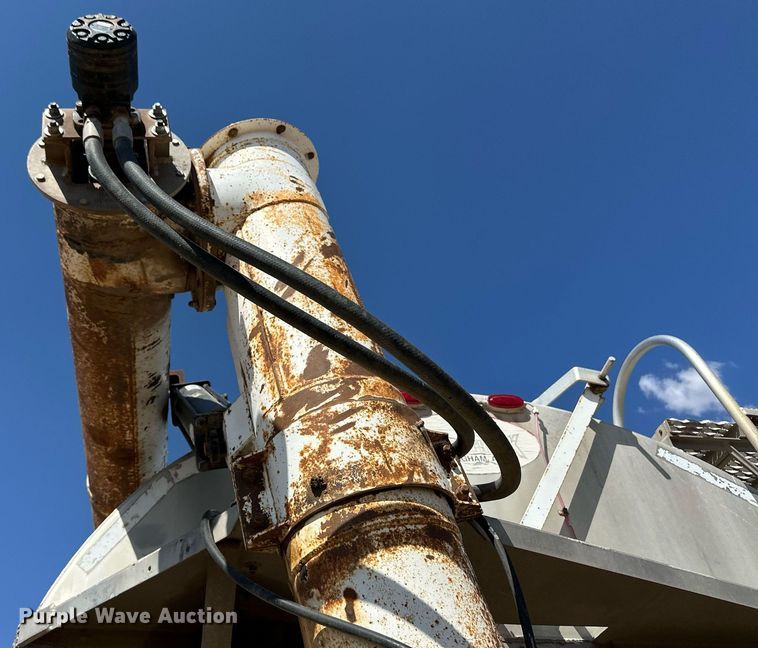 image for item DL0462 2003 Pinson feed delivery trailer