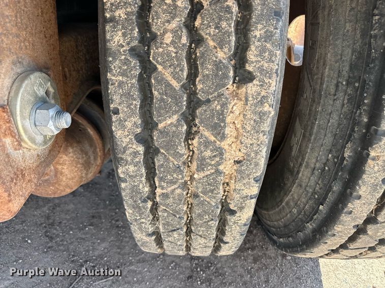 image for item DL0462 2003 Pinson feed delivery trailer