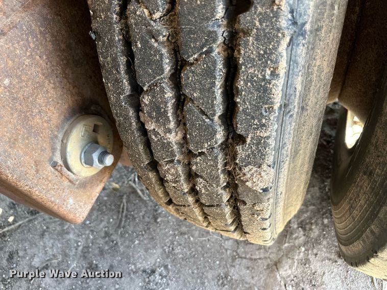 image for item DL0462 2003 Pinson feed delivery trailer