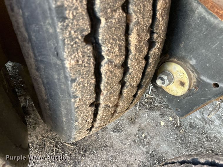 image for item DL0462 2003 Pinson feed delivery trailer