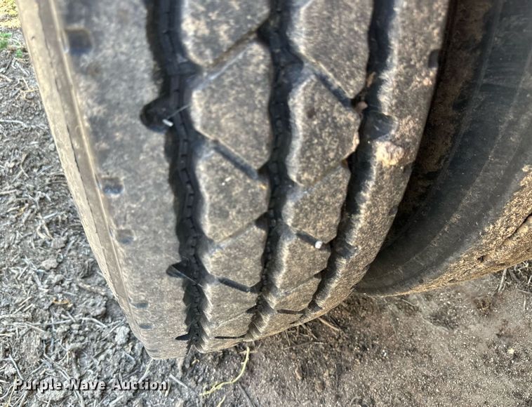 image for item DL0462 2003 Pinson feed delivery trailer