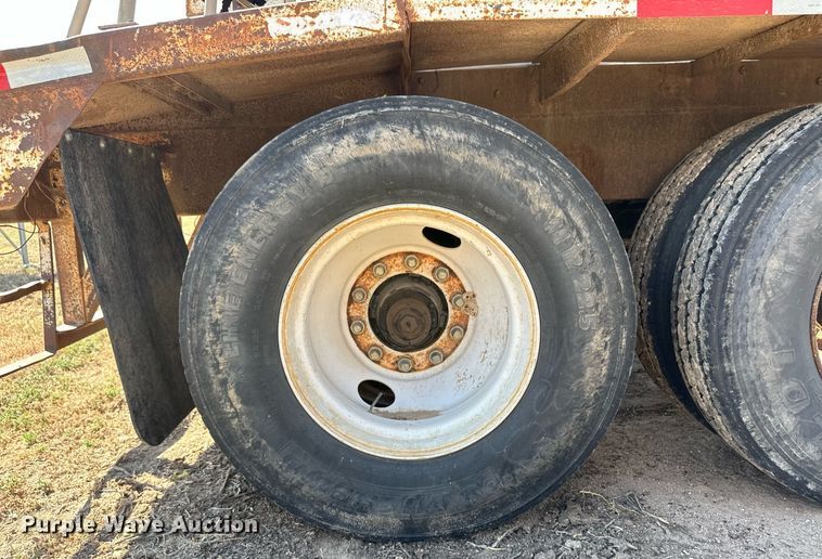 image for item DL0462 2003 Pinson feed delivery trailer