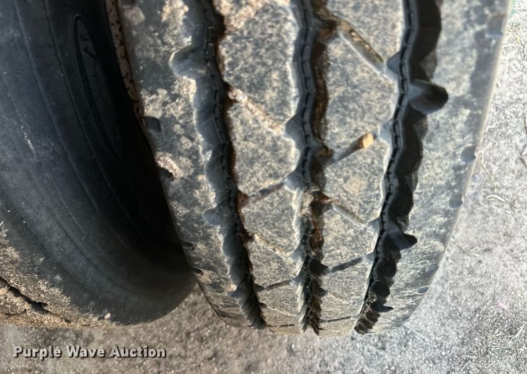 image for item DL0462 2003 Pinson feed delivery trailer