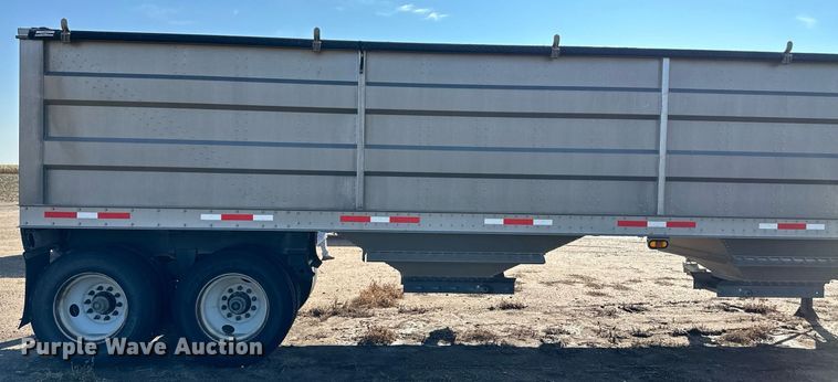 image for item DL0464 2015 Maurer Grain TR grain trailer