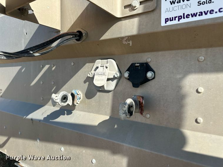 image for item DL0464 2015 Maurer Grain TR grain trailer