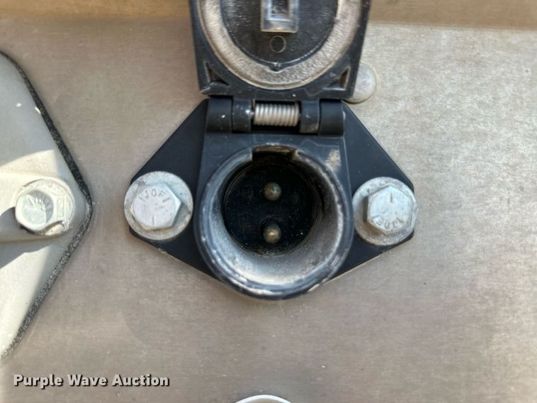 image for item DL0464 2015 Maurer Grain TR grain trailer