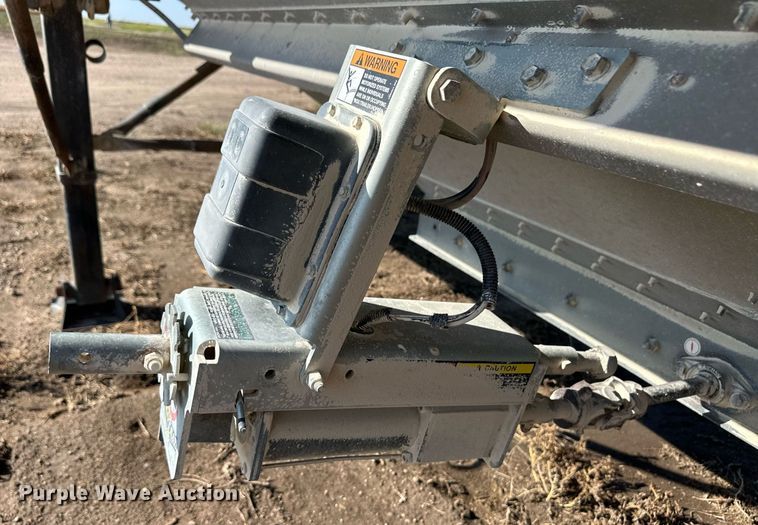 image for item DL0464 2015 Maurer Grain TR grain trailer