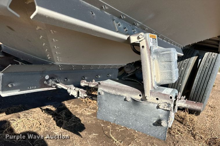 image for item DL0464 2015 Maurer Grain TR grain trailer