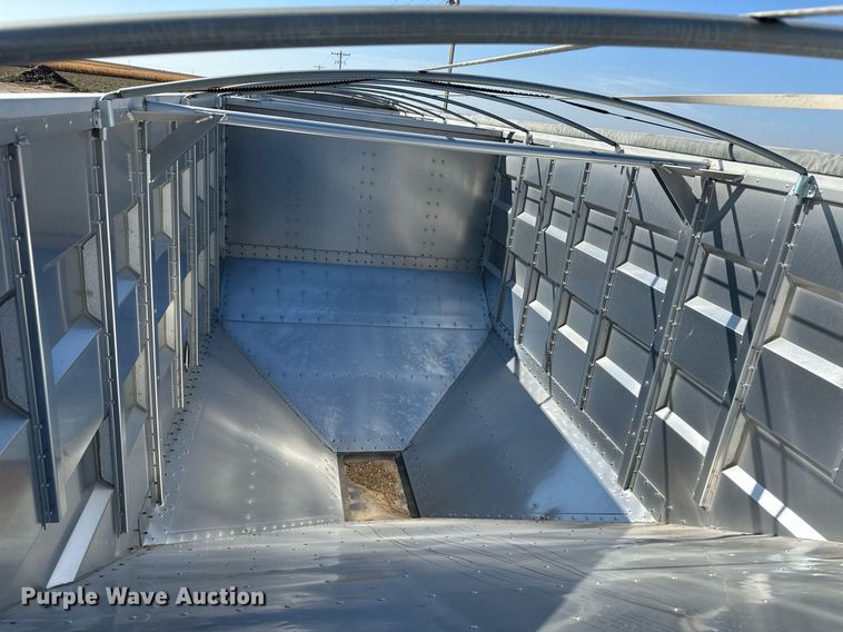 image for item DL0464 2015 Maurer Grain TR grain trailer