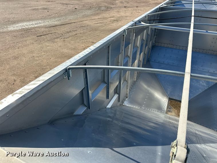 image for item DL0464 2015 Maurer Grain TR grain trailer