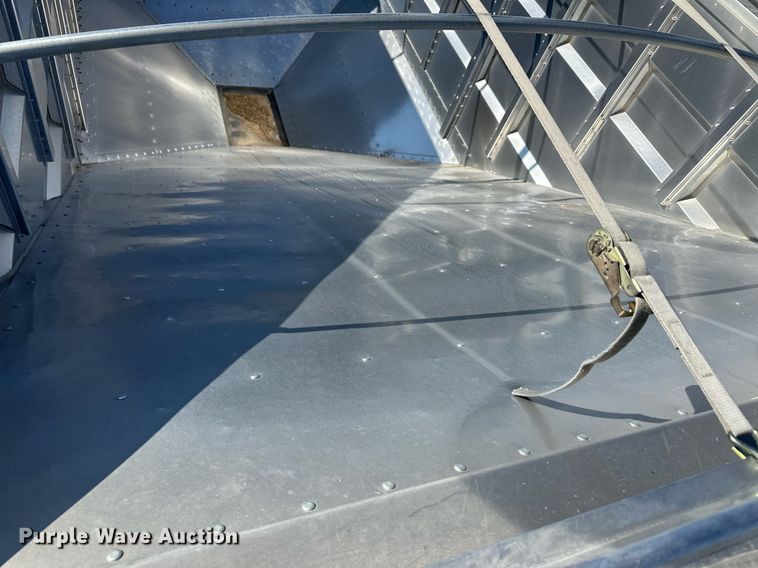 image for item DL0464 2015 Maurer Grain TR grain trailer