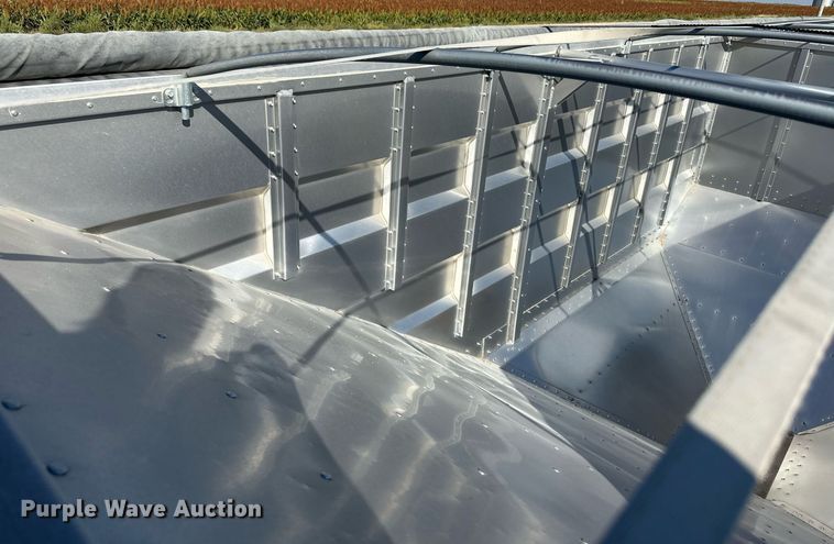 image for item DL0464 2015 Maurer Grain TR grain trailer