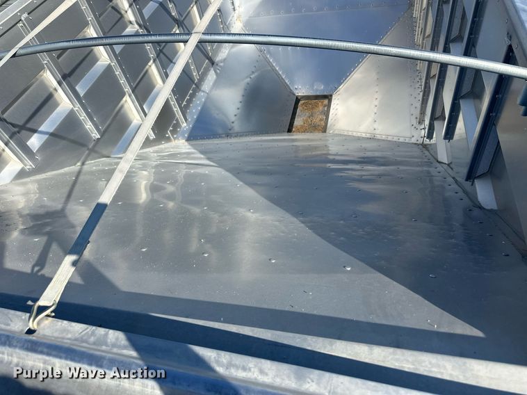 image for item DL0464 2015 Maurer Grain TR grain trailer