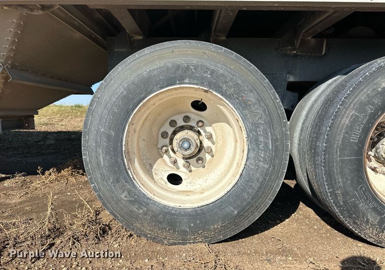 image for item DL0464 2015 Maurer Grain TR grain trailer