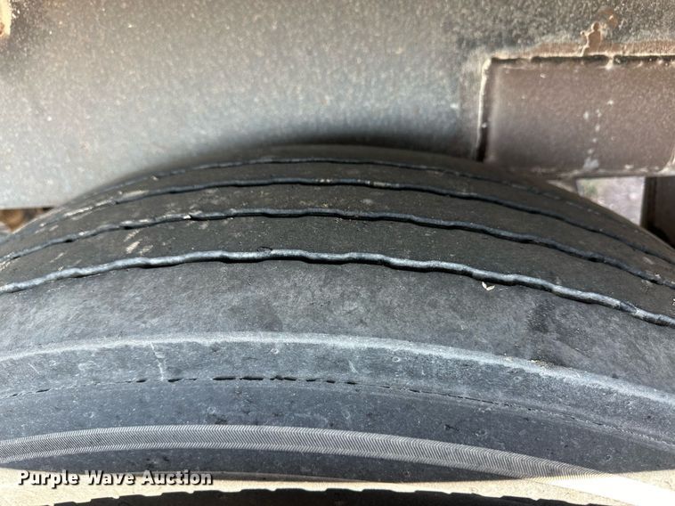 image for item DL0464 2015 Maurer Grain TR grain trailer