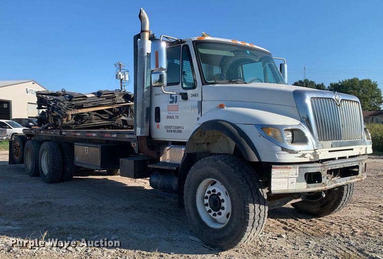 image for item DM1806 2006 International  7600 flatbed truck