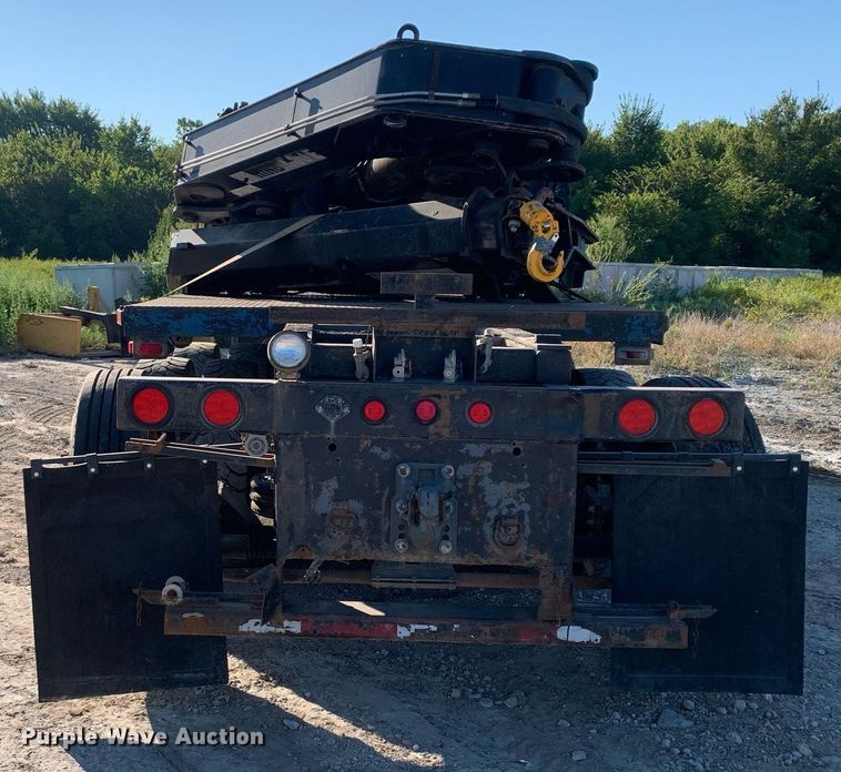 image for item DM1806 2006 International  7600 flatbed truck