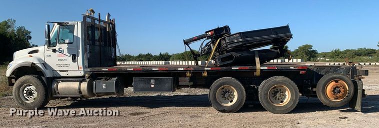 image for item DM1806 2006 International  7600 flatbed truck
