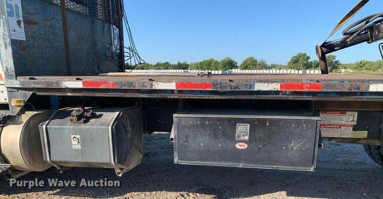 image for item DM1806 2006 International  7600 flatbed truck