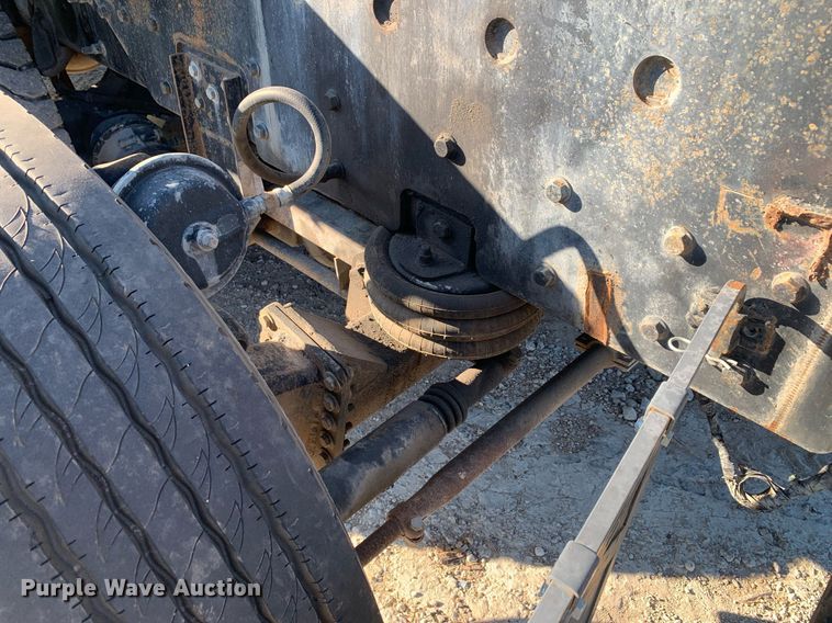 image for item DM1806 2006 International  7600 flatbed truck