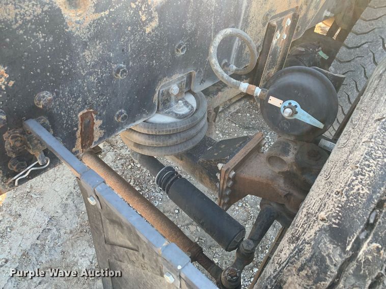 image for item DM1806 2006 International  7600 flatbed truck