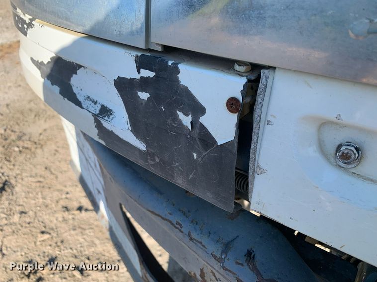 image for item DM1806 2006 International  7600 flatbed truck