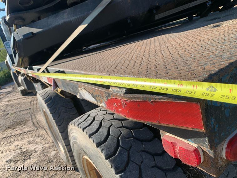 image for item DM1806 2006 International  7600 flatbed truck