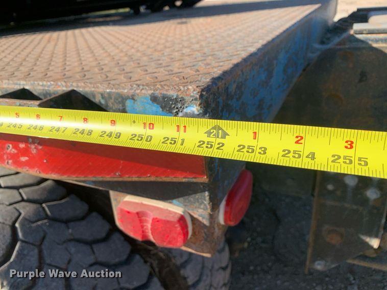 image for item DM1806 2006 International  7600 flatbed truck