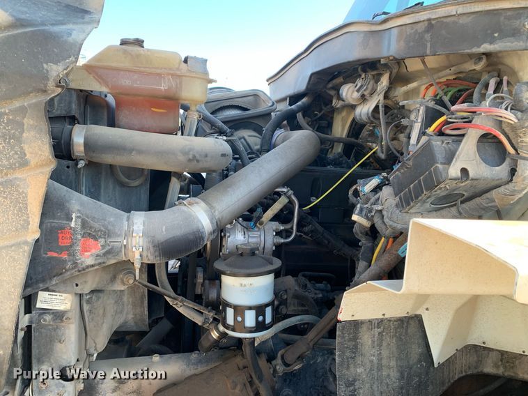 image for item DM1806 2006 International  7600 flatbed truck