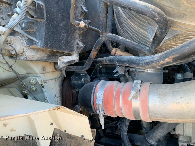 image for item DM1806 2006 International  7600 flatbed truck